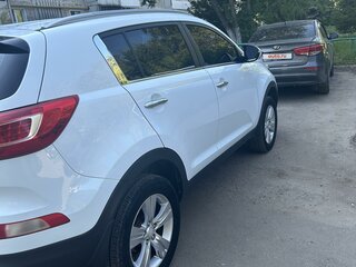 2013 Kia Sportage III, белый, 1500000 рублей, вид 3