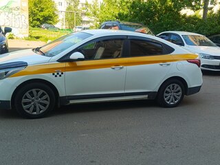 2019 Hyundai Solaris II, белый, 900000 рублей, вид 1