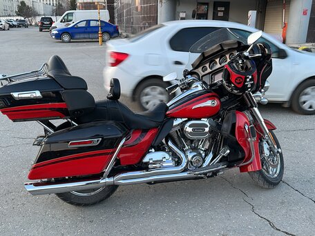 2016 Harley-Davidson CVO Limited, красный, 1900000 рублей, вид 4