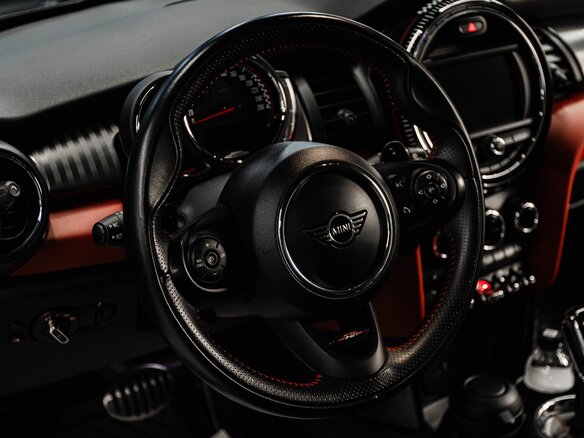 2019 Mini Hatch JCW III (F55/F56) Рестайлинг, зелёный, 2500000 рублей - вид 12