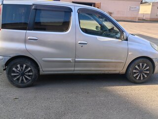 2003 Toyota FunCargo, серый, 500000 рублей, вид 2