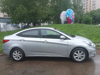 2011 Hyundai Solaris I, серебристый, 400000 рублей, вид 3