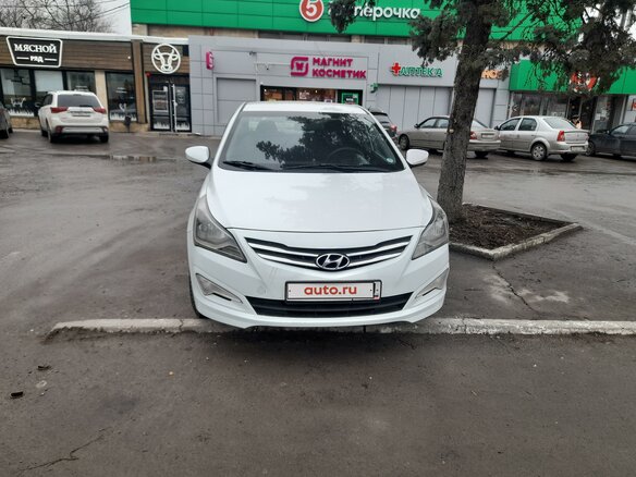 2014 Hyundai Solaris I Рестайлинг, белый, 800000 рублей
