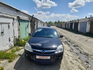 2010 Opel Astra H Рестайлинг, чёрный, 700000 рублей, вид 1