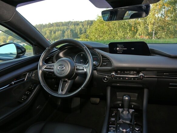 2020 Mazda 3 IV (BP), серый, 3300000 рублей - вид 12