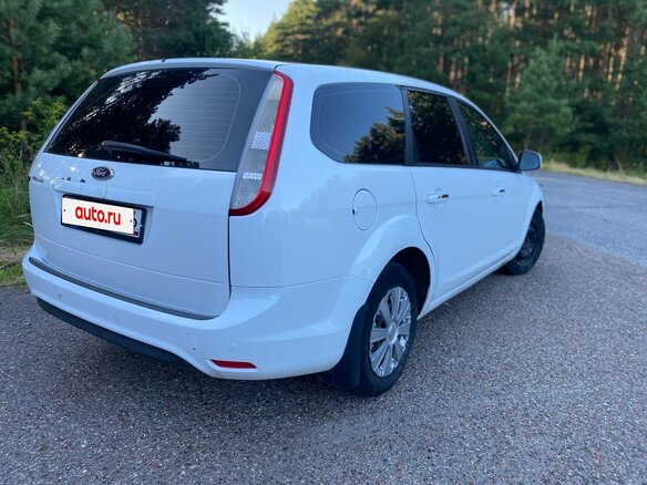 2010 Ford Focus II Рестайлинг, белый, 450000 рублей - вид 6