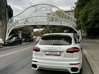 2017 Porsche Cayenne GTS II Рестайлинг (958), белый, 6700000 рублей, вид 4