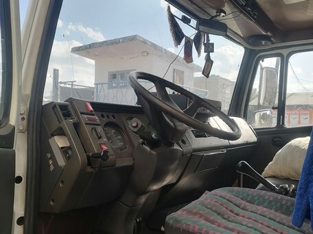 1998 Mercedes-Benz Vario, белый, 1250000 рублей, вид 4