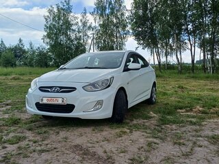 2013 Hyundai Solaris I, белый, 685000 рублей, вид 1