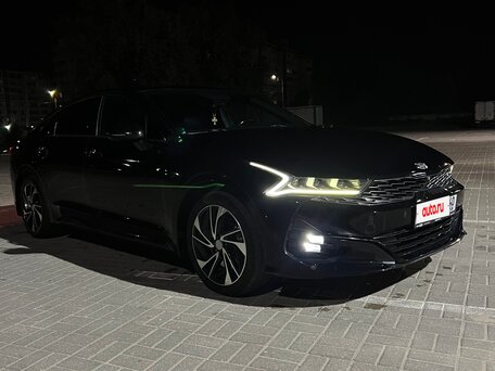 2020 Kia K5 III, чёрный, 2350000 рублей, вид 4