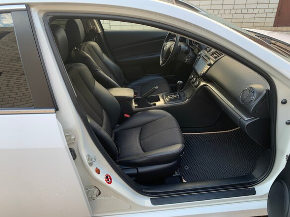2010 Mazda 6 II (GH) Рестайлинг, белый, 850000 рублей - вид 5
