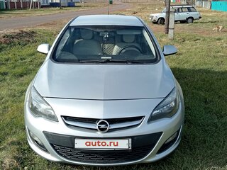 2014 Opel Astra J Рестайлинг, серебристый, 925000 рублей, вид 2