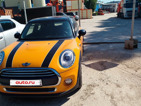 2015 Mini Hatch Cooper III (F55/F56), жёлтый, 2000000 рублей