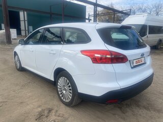 2017 Ford Focus III Рестайлинг, белый, 800000 рублей, вид 3