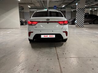 2017 Kia Rio IV, белый, 680000 рублей, вид 2