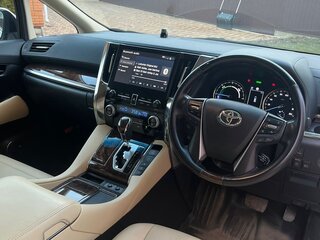 2020 Toyota Alphard III Рестайлинг, белый, 5850000 рублей, вид 4