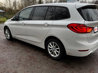 2019 BMW 2 серии Gran Tourer Gran Tourer 216d F46 Рестайлинг, белый, 1750000 рублей, вид 4