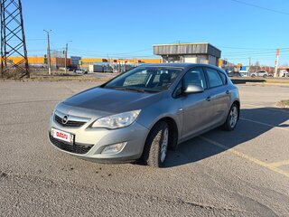 2010 Opel Astra J, серебристый, 800000 рублей, вид 2