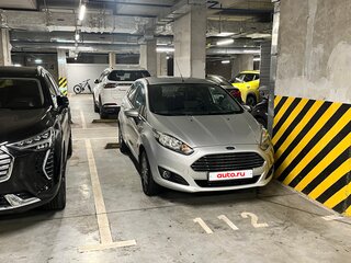 2015 Ford Fiesta Mk6 Рестайлинг, серебристый, 800000 рублей, вид 4