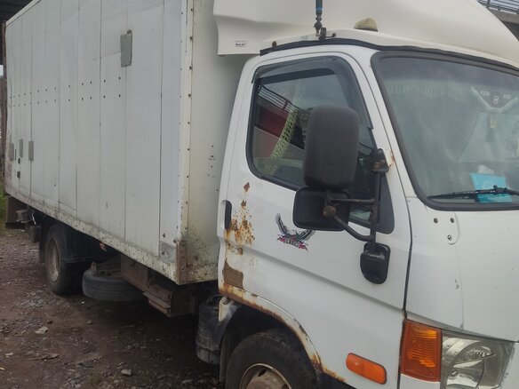 2008 Hyundai e-Mighty, белый, 1350000 рублей - вид 2