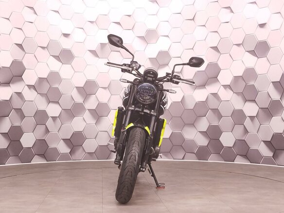 2023 Triumph Trident 660, чёрный, 777000 рублей - вид 4