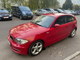 2008 BMW 1 серии 120i I (E81/E82/E87/E88) Рестайлинг, красный, 750000 рублей, вид 1