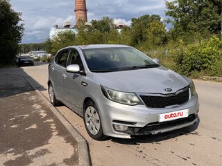 2016 Kia Rio III Рестайлинг, серебристый, 695000 рублей, вид 1