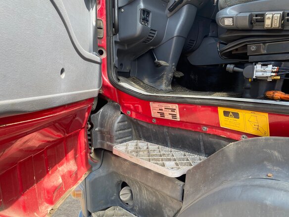 2007 Scania 4-Series, красный, 2550000 рублей - вид 19