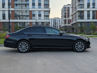2019 Mercedes-Benz E-Класс 200 d V (W213, S213, C238), чёрный, 2886000 рублей, вид 3