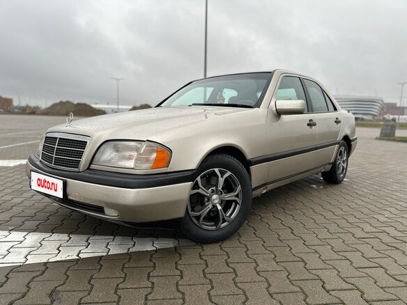 1994 Mercedes-Benz C-Класс 200 I (W202), золотистый - вид 3