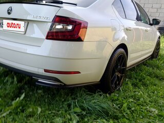 2018 Skoda Octavia III (A7) Рестайлинг, белый, 1900000 рублей, вид 4