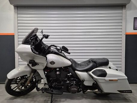 2020 Harley-Davidson CVO Road Glide, серебристый, 2800000 рублей, вид 1