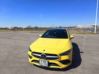2020 Mercedes-Benz CLA 180 II (C118, X118), жёлтый, 2650000 рублей, вид 2