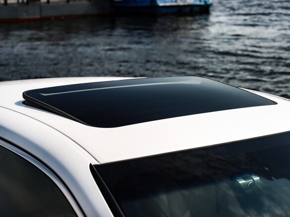 2021 Lexus ES 300h VII Рестайлинг, белый, 5150000 рублей - вид 36