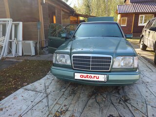 1994 Mercedes-Benz E-Класс 320 I (W124), зелёный, 1450000 рублей, вид 2