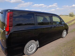 2015 Toyota Noah III (R80), чёрный, 1800000 рублей, вид 5