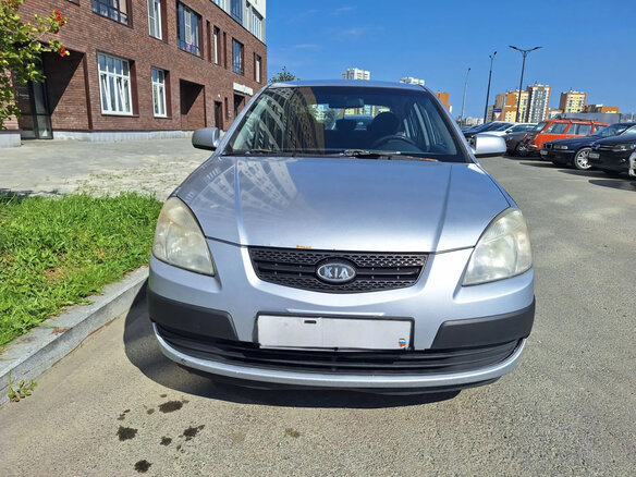2005 Kia Rio II, серебристый, 430000 рублей - вид 4