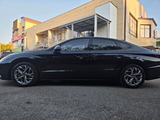 2021 Hyundai Sonata VIII (DN8), чёрный, 2650000 рублей, вид 3