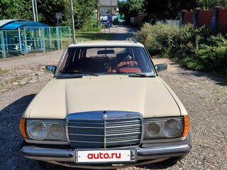 1982 Mercedes-Benz W123 300, бежевый, 505000 рублей, вид 4