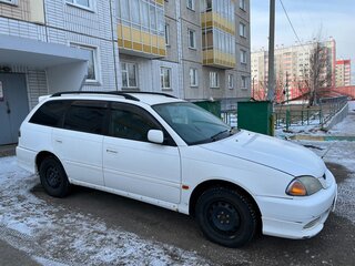 2001 Toyota Caldina II Рестайлинг, белый, 520000 рублей, вид 3