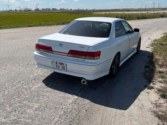 1999 Toyota Mark II VIII (X100), белый, 650000 рублей - вид 3