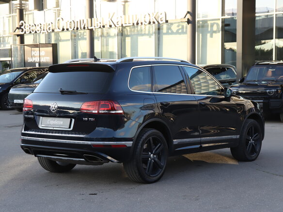2016 Volkswagen Touareg II Рестайлинг, синий - вид 4