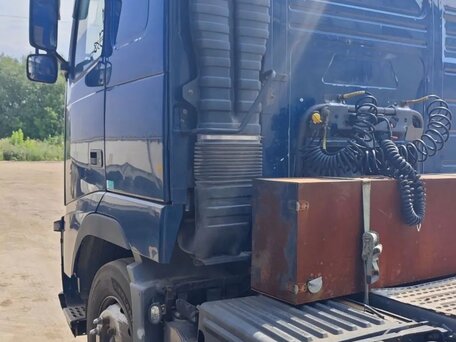 2014 Volvo FH, синий, 3850000 рублей, вид 4