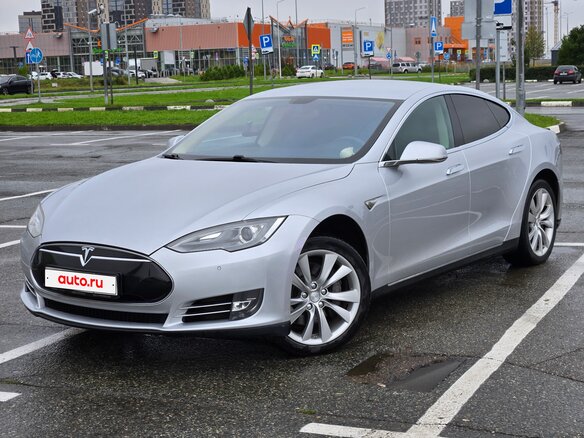 2014 Tesla Model S S85 I, серебристый, 2200000 рублей
