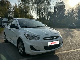 2012 Hyundai Solaris I, белый, 600000 рублей, вид 2