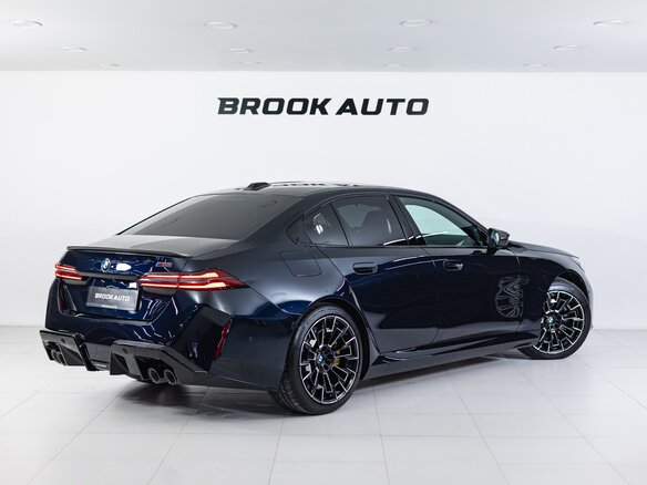 2025 BMW M5 VII (G90), синий, 21590000 рублей - вид 5