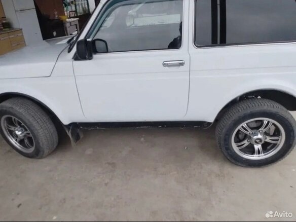 2014 Lada (ВАЗ) 2121 (4x4) I Рестайлинг, белый, 440000 рублей - вид 2