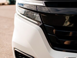 2018 Honda Stepwgn Spada V Рестайлинг, белый, 2799999 рублей, вид 3