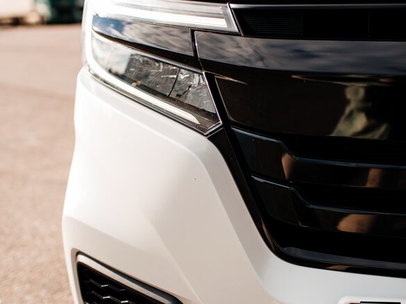 2018 Honda Stepwgn Spada V Рестайлинг, белый, 2799999 рублей - вид 2