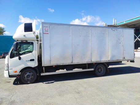 2017 Hino Series 300 (Dutro), белый, 1500000 рублей, вид 2